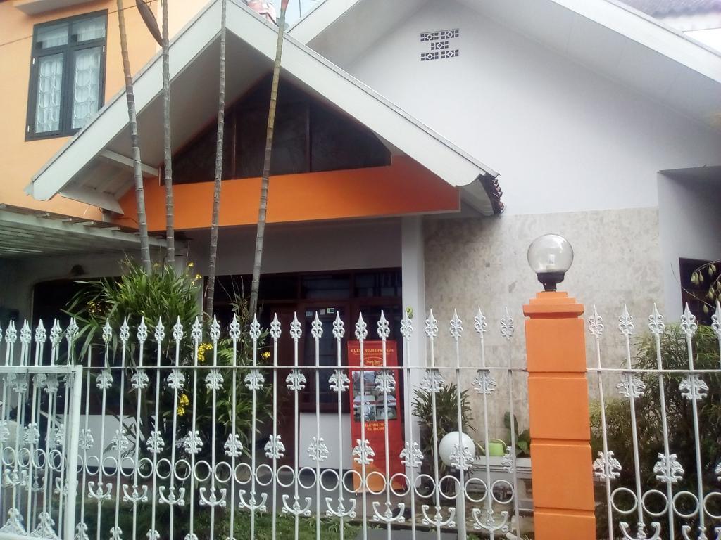 Simply Homy Guest House Pasteur Bandung Exterior photo